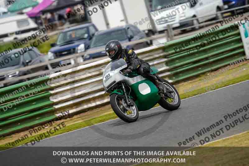 Vintage motorcycle club;eventdigitalimages;mallory park;mallory park trackday photographs;no limits trackdays;peter wileman photography;trackday digital images;trackday photos;vmcc festival 1000 bikes photographs